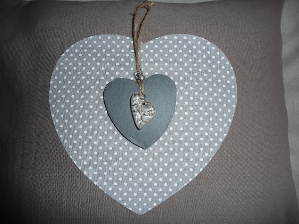 coussin deco avec petit coeur lin et pois